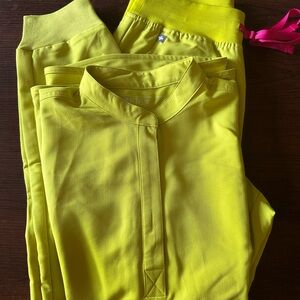 Figs Limeade NWOT Set. XS top / S bottoms